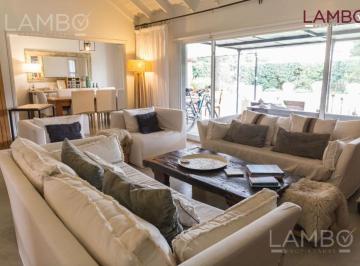 Casa · 325m² · 10 Ambientes · 4 Cocheras · Alquiler Anual con Muebles Pilar San Manuel