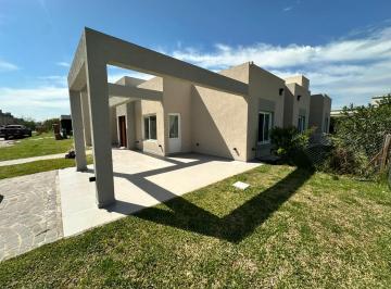 Casa · 121m² · 4 Ambientes · 1 Cochera · Casa en Venta en Santa Ines