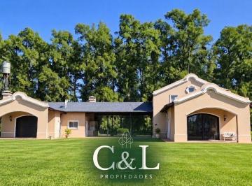 Casa · 540m² · 10 Ambientes · 3 Cocheras · Casa en Estancia Benquerencia 181