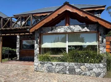 Casa de 3 ambientes, Chapadmalal · Cabana en Duplex /pileta Climas/cochera/parrilla/full Equipada/segurid. y Confor