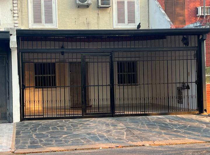 Casa · 145m² · 5 Ambientes · 2 Cocheras