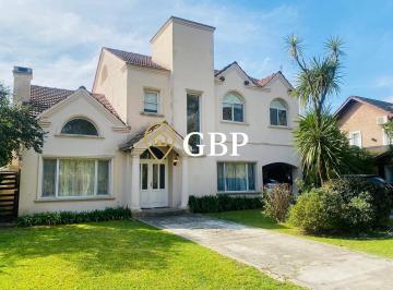 Casa · 260m² · 6 Ambientes · 2 Cocheras · Casa en Venta en Ezeiza en Barrio La Deseada