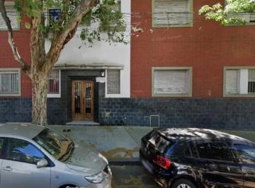 GREGORIO DE LAFERRERE 1279 1.jpeg · Oportunidad Departamento de 3 Ambientes | Al Frente con Patio | Apto Crédito | Bajas Expensas | a Re