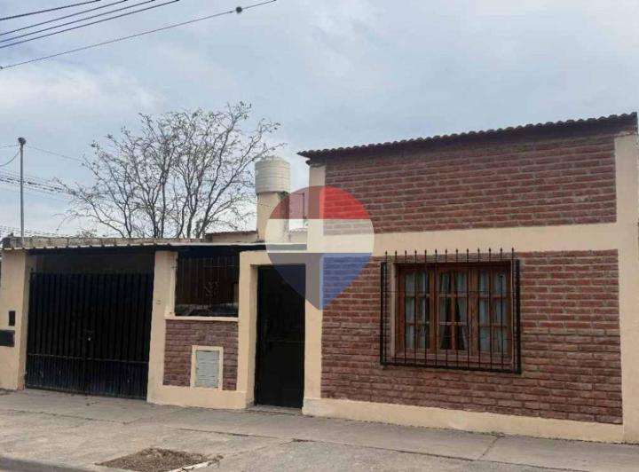 Casa · 130m² · 4 Ambientes · 2 Cocheras