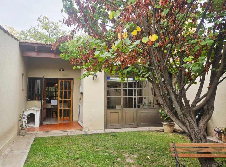 Casa · 170m² · 7 Ambientes · 2 Cocheras