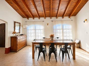 Casa · 271m² · 7 Ambientes · 2 Cocheras · Venta Casa Barrio Bombal, Godoy Cruz