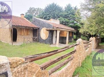 Casa · 125m² · 2 Dormitorios · 1 Cochera · Cabaña en Las Sierras de Cordoba Dique Chico Anisacate