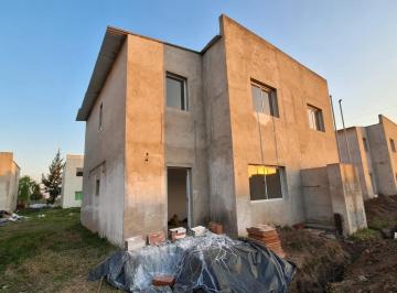 Casa · 115m² · 4 Ambientes · Casa en Venta