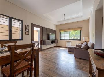 Casa · 174m² · 4 Ambientes · 1 Cochera · Venta Casa de 3 Dorm. con Patio Zona Sur