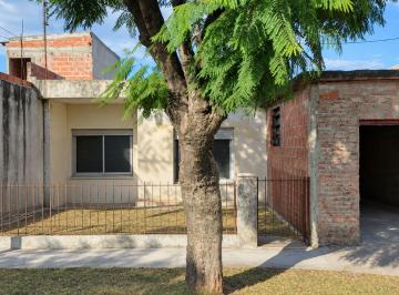 Casa · 70m² · 4 Ambientes · 1 Cochera · Casa 4 Ambientes en Venta en Sourigues