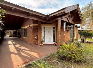 Casa · 212m² · 4 Ambientes · 3 Cocheras · Casa en Venta 3 Dorm. en Ricardone