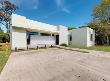 Casa · 169m² · 4 Ambientes · 2 Cocheras · Venta Casa 4amb con Pileta a Estrenar - La Candida