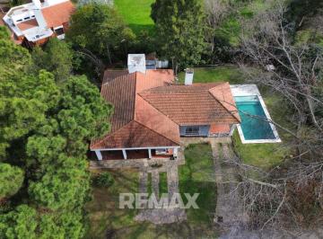 Casa · 152m² · 4 Ambientes · 1 Cochera · Casa Venta 4 Amb Country El Jaguel Pilar Pileta