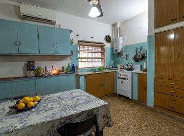 Casa · 70m² · 3 Ambientes · Venta Casa Pasillo con Patio