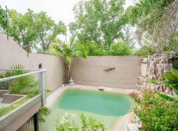 Casa · 196m² · 7 Ambientes · 2 Cocheras · Venta Casa Categoria Pileta Cocheras San Andres