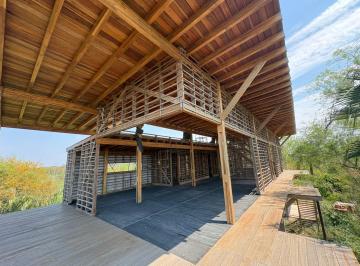 Quinta vacacional · 244m² · 3 Dormitorios · 3 Cocheras · Casa Quinta Al Rio en Sauce Viejo a Terminar