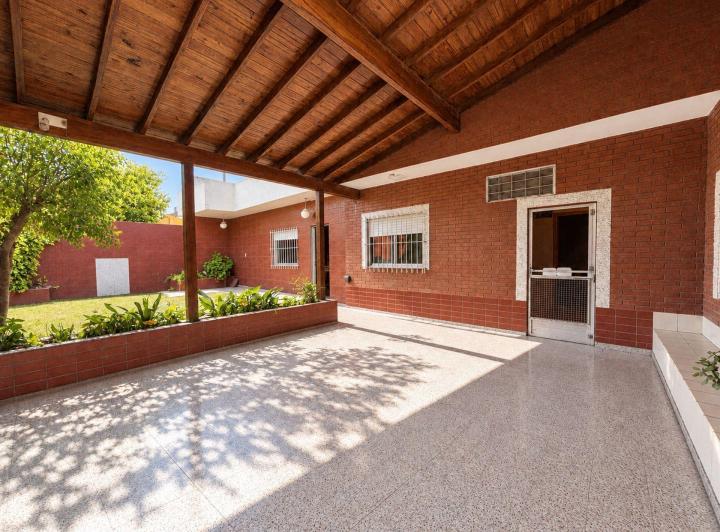 Casa · 187m² · 5 Ambientes · 1 Cochera