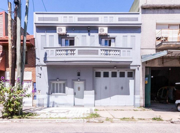 Casa · 338m² · 4 Ambientes · 1 Cochera