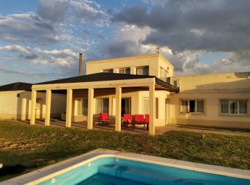 Casa · 400m² · 6 Ambientes · 2 Cocheras · Casa Venta Benquerencia Farm Club Chacra 25