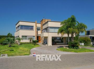 Casa · 470m² · 7 Ambientes · 2 Cocheras · Casa 7 Ambientes Venta La Providencia a La Laguna