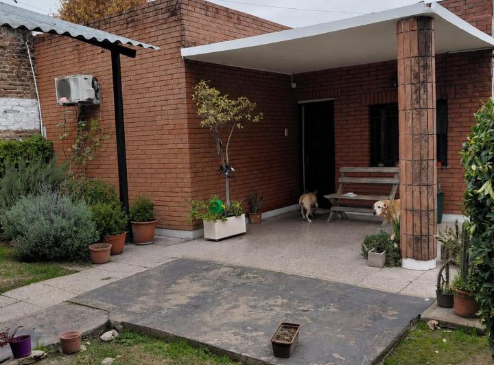Casa · 95m² · 3 Ambientes · 2 Cocheras