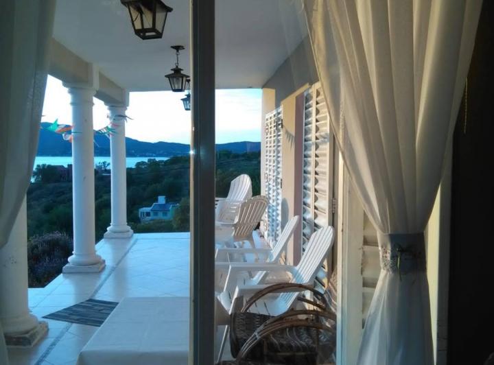 Casa · 200m² · 5 Ambientes · 1 Cochera