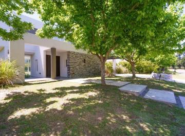 Casa · 209m² · 5 Ambientes · 2 Cocheras · Venta Casa 5 Amb en Sofitel Cardales Country Club
