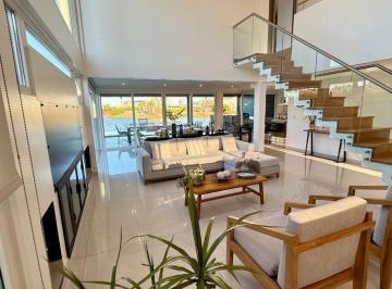 Casa · 292m² · 5 Ambientes · Venta Casa 5 Amb Canton Islas Piscina a La Laguna