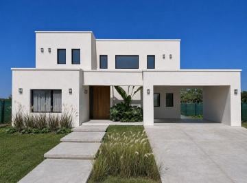 Casa · 195m² · 5 Ambientes · Venta de Casa en Village Plaza