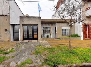 Casa · 49m² · 4 Ambientes · 1 Cochera · Venta Casa 3 Amb Villa Bosch Apto Credito Bancario