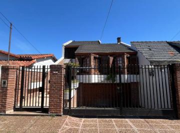 Casa · 232m² · 5 Ambientes · 2 Cocheras · Venta Casa 5 Amb Cochera Parque Permuta S. Lugares