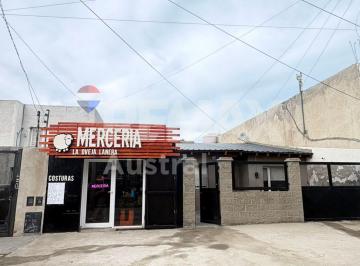 Casa · 225m² · 4 Ambientes · Casa 3 Dorm. Mas Local Comercial