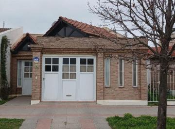 Casa · 143m² · 4 Ambientes · 1 Cochera · Venta Casa 3 Dorm. - Barrio Consolata
