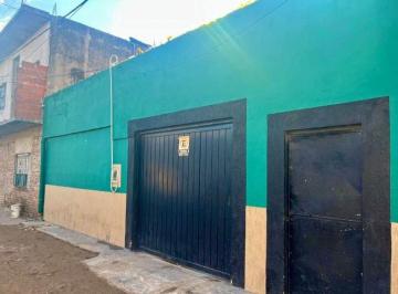 Casa · 131m² · 6 Ambientes · 1 Cochera · Venta Casa con Galpon - Villa Celina - Sarmiento