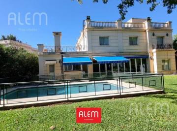 Casa · 400m² · 9 Ambientes · 1 Cochera · Importante Propiedad en Venta El Ombu