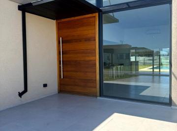 Casa de 4 ambientes, San Vicente · Hermosa Casa en Venta en San Felipe con Piscina - Parrilla