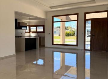Casa de 4 ambientes, Ezeiza · Excelente Casa con Piscina y Parrilla en San Felipe