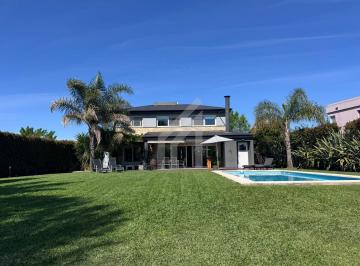 Casa · 210m² · 5 Ambientes · Casa en Alq. Temporario en El Cantón Golf, El Cantón, Escobar