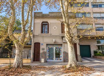 Casa · 230m² · 8 Ambientes · 1 Cochera · Venta Prque Rodó 2 Viviendas en Pu Jardín y Garaje