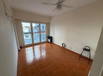 Departamento · 61m² · 2 Ambientes · Departamento 2 Ambientes con Dependencia Balcón Al Frente en Plaza Colon