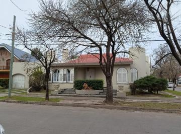 Casa · 399m² · 5 Ambientes · 2 Cocheras · Venta Casa | 5 Dorm. | Barrio Dos Hermanos