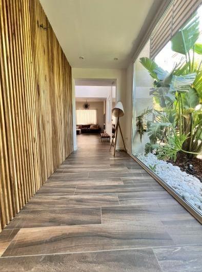 Casa · 268m² · 6 Ambientes · 6 Cocheras