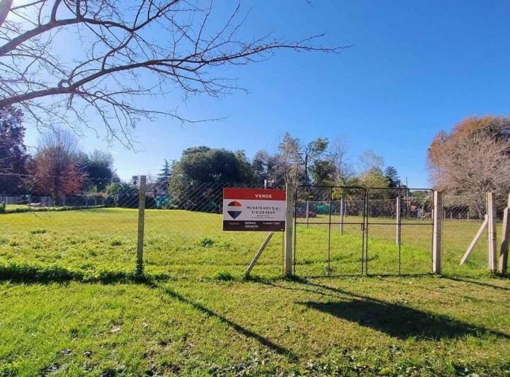 Terreno · 1208m²