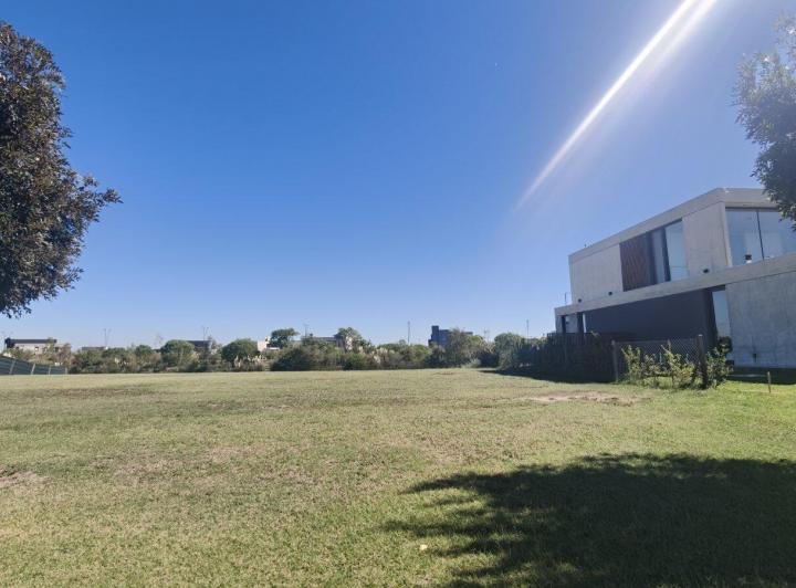 Terreno · 740m²
