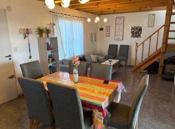 rs:cy6lc50vb5hibfq2ou0sw3av · Venta Casa Barrio Cerrado