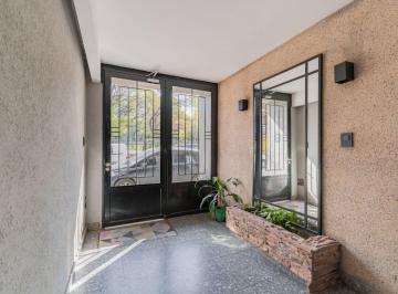 rs:shcrlsqf437ndc0esr4xvqzj · Venta PH 3 Dorm.. San Telmo. Quincho. Jardín