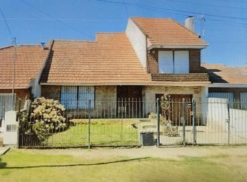 Casa de 5 ambientes, Mar del Plata · Faro Norte. Chalet 2 Plantas 5 Ambientes. Garaje.