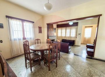 Casa · 134m² · 5 Ambientes · 1 Cochera · Venta Casa de 2 Dorm. en La Blanqueada