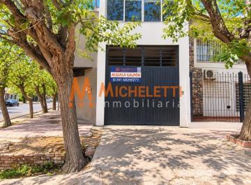 Depósito · 240m² · 4 Ambientes · 3 Cocheras · Depósito en Coronel Dorrego