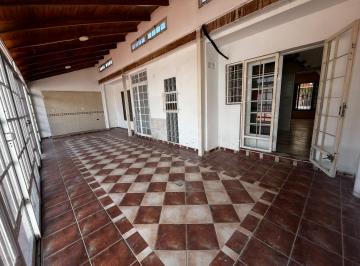Casa · 200m² · 6 Ambientes · 1 Cochera · Alquiler Casa en Don Bosco